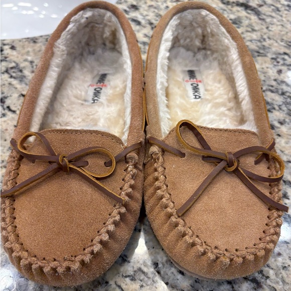 Minnetonka Women's Cally Slipper 9 🤎 - Picture 3 of 8